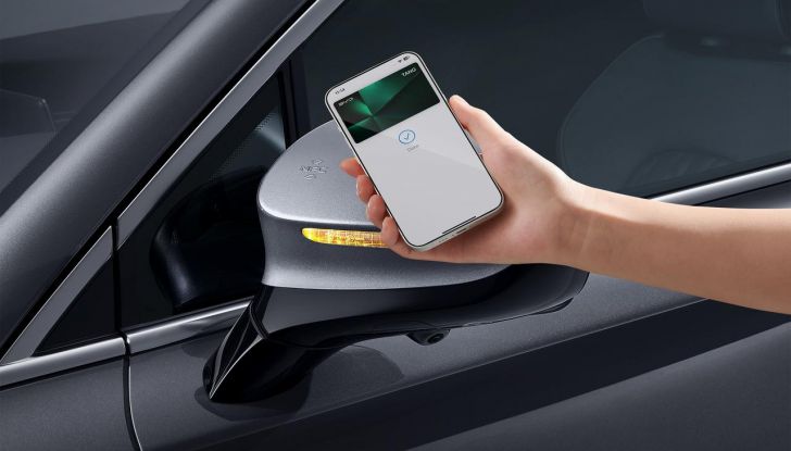 BYD Tang 2025: il SUV elettrico a sette posti si rinnova - Foto 17 di 27