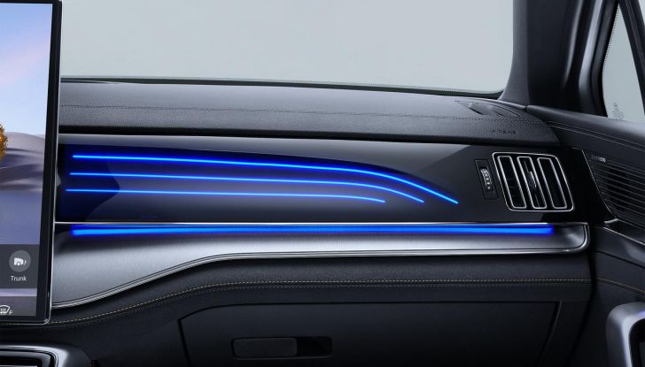 BYD Tang 2025: il SUV elettrico a sette posti si rinnova - Foto 10 di 27