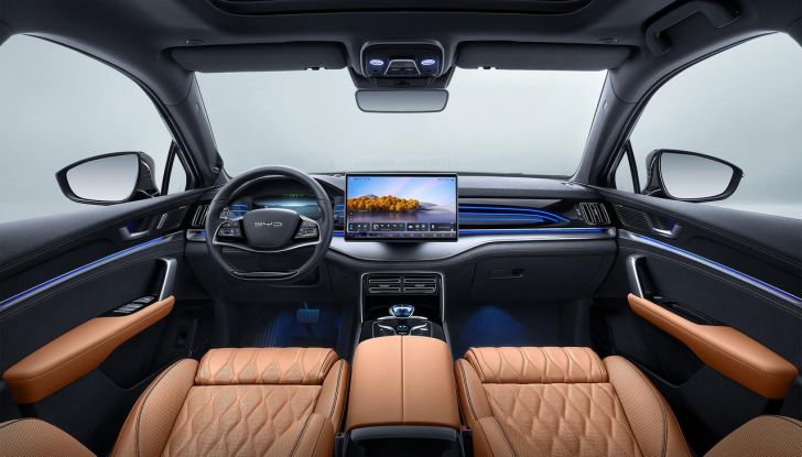 BYD Tang 2025: il SUV elettrico a sette posti si rinnova - Foto 15 di 27