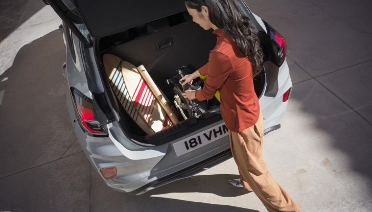 Ford Puma 2024: design, abitacolo, motori, allestimenti e dotazioni - Foto 2 di 27