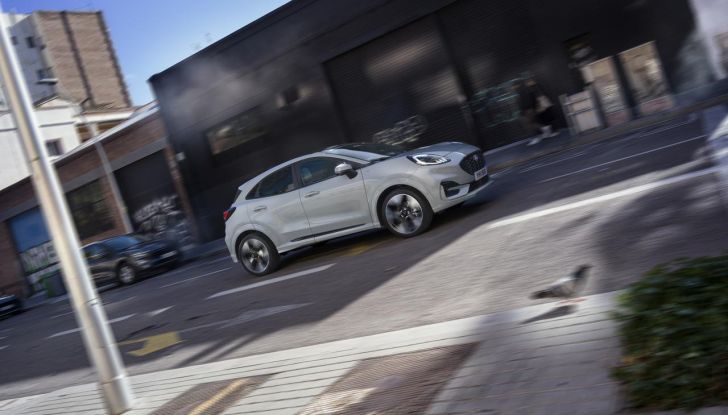 Ford Puma 2024: design, abitacolo, motori, allestimenti e dotazioni - Foto 17 di 27