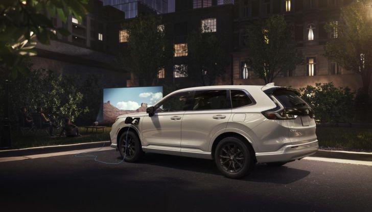 Honda CR-V e:FCEV 2025: caratteristiche, design, abitacolo, motore e autonomia - Foto 16 di 32