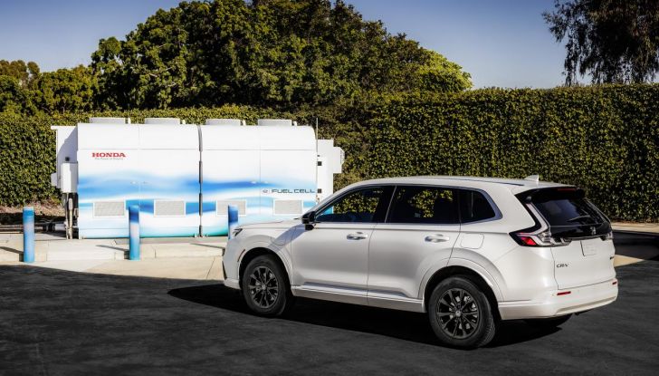 Honda CR-V e:FCEV 2025: caratteristiche, design, abitacolo, motore e autonomia - Foto 5 di 32