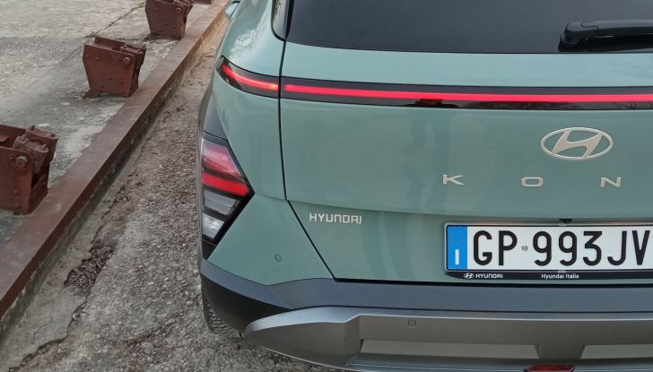 Hyundai Kona Hybrid 2024 prova su strada, motori e prestazioni - Foto 9 di 23