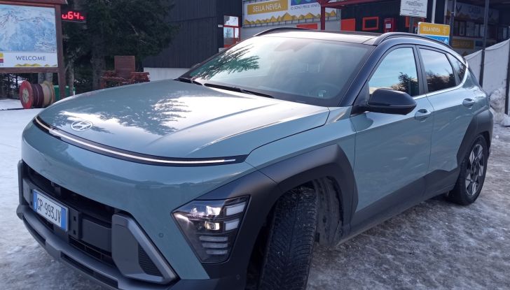 Hyundai Kona Hybrid 2024 prova su strada, motori e prestazioni - Foto 17 di 23