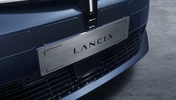 Lancia Ypsilon 2025: caratteristiche, design, abitacolo, dotazioni e autonomia - Foto 36 di 74