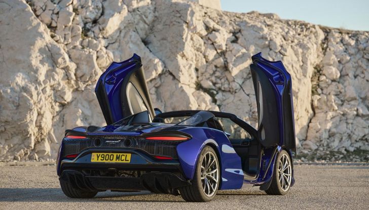 McLaren Artura Spider: caratteristiche, design, abitacolo, motore, prestazioni e prezzo - Foto 24 di 35