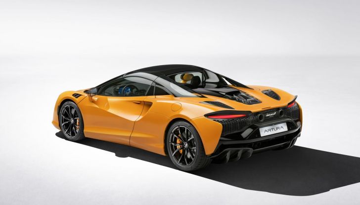 McLaren Artura Spider: caratteristiche, design, abitacolo, motore, prestazioni e prezzo - Foto 28 di 35