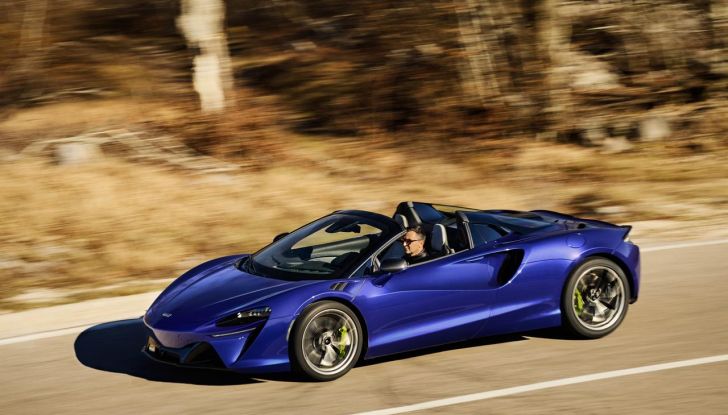 McLaren Artura Spider: caratteristiche, design, abitacolo, motore, prestazioni e prezzo - Foto 5 di 35