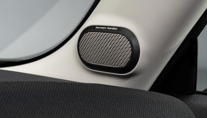 Mini Cooper 2024: caratteristiche, design, motori, versioni, abitacolo e prezzi della versione a benzina - Foto 28 di 34