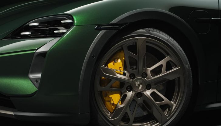 Porsche Taycan 2025: caratteristiche, design, interni, motori, autonomia e versioni - Foto 19 di 82