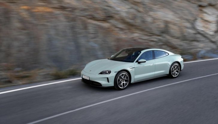 Porsche Taycan 2025: caratteristiche, design, interni, motori, autonomia e versioni - Foto 3 di 82