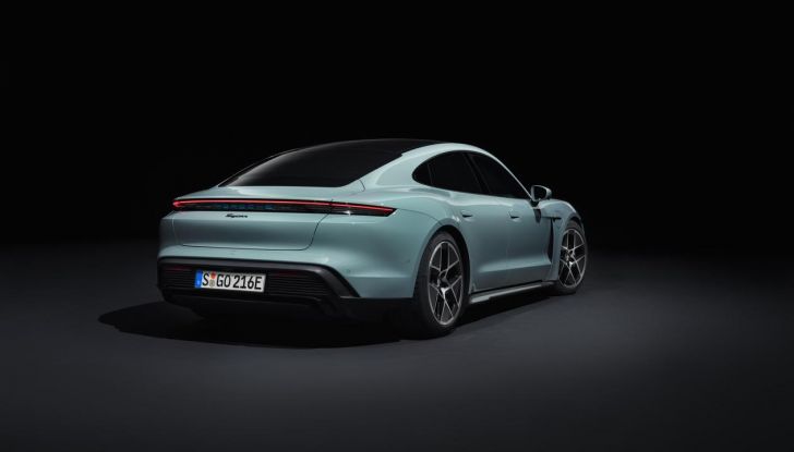 Porsche Taycan 2025: caratteristiche, design, interni, motori, autonomia e versioni - Foto 26 di 82