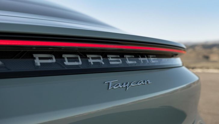 Porsche Taycan 2025: caratteristiche, design, interni, motori, autonomia e versioni - Foto 49 di 82