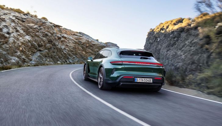 Porsche Taycan 2025: caratteristiche, design, interni, motori, autonomia e versioni - Foto 50 di 82