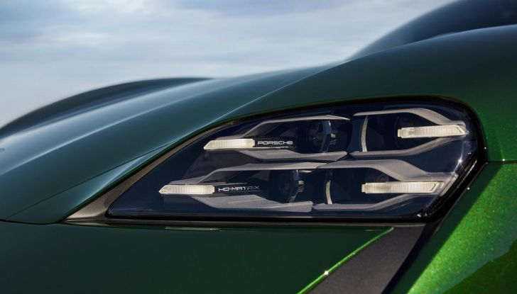 Porsche Taycan 2025: caratteristiche, design, interni, motori, autonomia e versioni - Foto 74 di 82