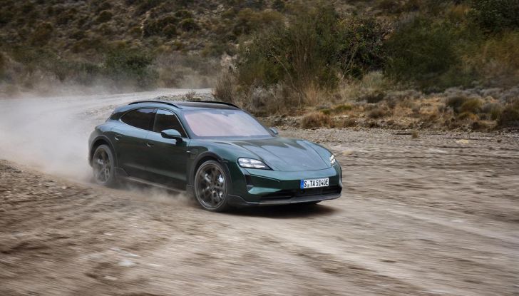 Porsche Taycan 2025: caratteristiche, design, interni, motori, autonomia e versioni - Foto 76 di 82