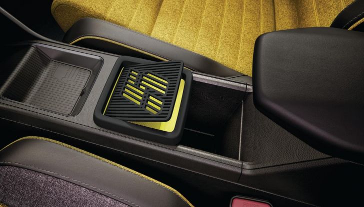 Renault 5 E-Tech Electric: caratteristiche, design, abitacolo, motori e autonomia - Foto 22 di 74