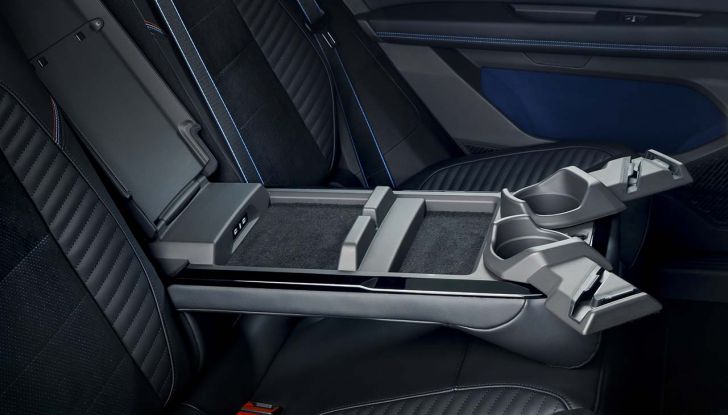 Renault Rafale 2024: caratteristiche, tecnologie e motorizzazioni del nuovo SUV coupé - Foto 16 di 22