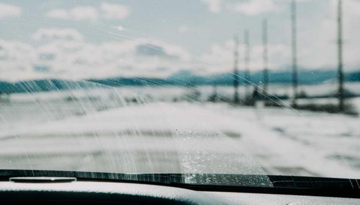 Come sbrinare il parabrezza dell’auto: metodi e consigli - Foto 3 di 13