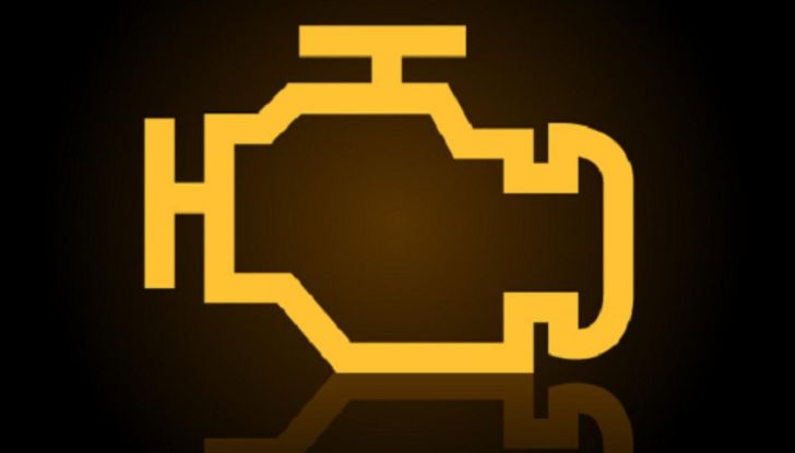 Spia avaria motore accesa: quando appare e cosa fare - Foto 5 di 12