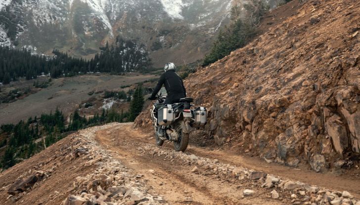 Triumph Tiger 1200: le novità per il 2024 - Foto 9 di 12