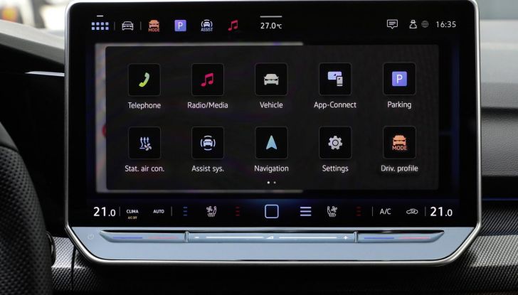 Volkswagen Golf 2025: caratteristiche, design, motori, allestimenti e prezzi per l’Italia - Foto 3 di 11