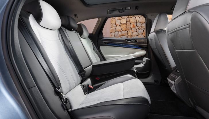Volkswagen ID.7 Tourer: la familiare elettrica con performance e tecnologia avanzate - Foto 3 di 15