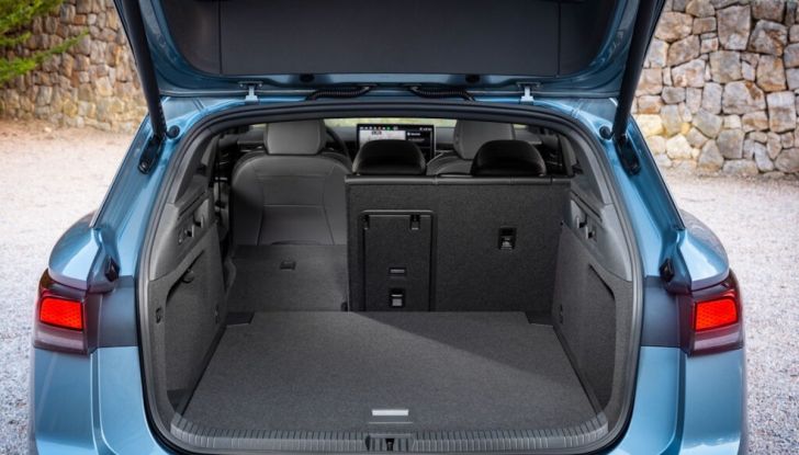 Volkswagen ID.7 Tourer: la familiare elettrica con performance e tecnologia avanzate - Foto 7 di 15