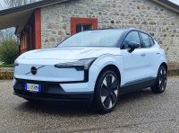 Volvo EX30 2024: prova su strada, autonomia e prezzi del nuovo SUV elettrico