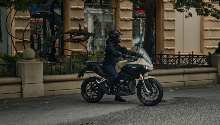Zero Motorcycles inaugura la nuova era delle moto da 11 kW - Foto 1 di 16