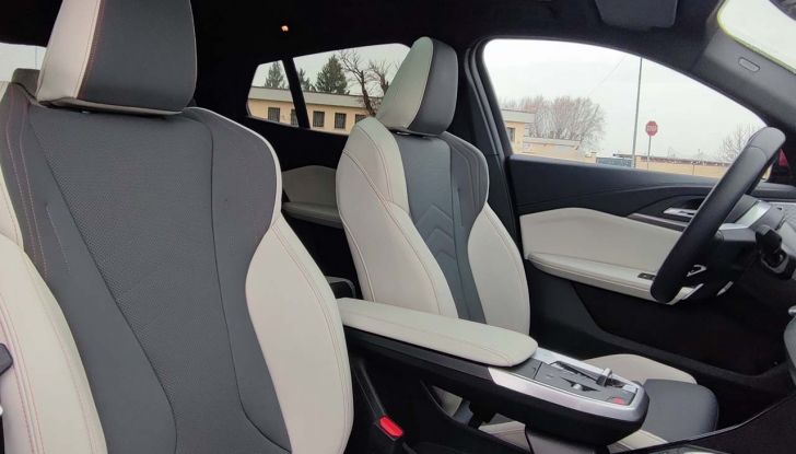 BMW X2 2024: prova su strada, prezzi e versioni del nuovo SUV coupé, anche elettrico - Foto 18 di 33