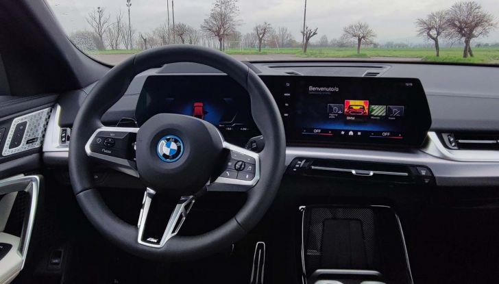 BMW X2 2024: prova su strada, prezzi e versioni del nuovo SUV coupé, anche elettrico - Foto 21 di 33