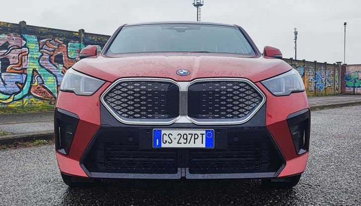 BMW X2 2024: prova su strada, prezzi e versioni del nuovo SUV coupé, anche elettrico - Foto 6 di 33