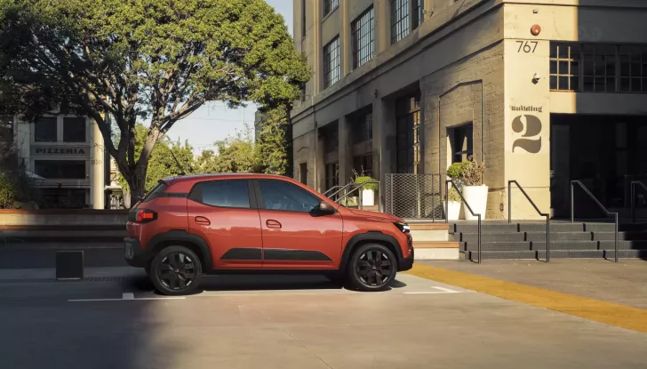 Dacia Spring 2024: al via agli ordini in Italia da 17.900 euro - Foto 9 di 12