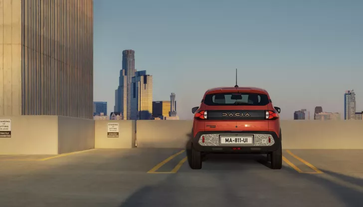 Dacia Spring 2024: al via agli ordini in Italia da 17.900 euro - Foto 5 di 12