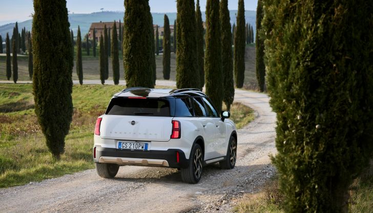 Nuova MINI Countryman C 2024 prova su strada, motori e dotazioni - Foto 4 di 15