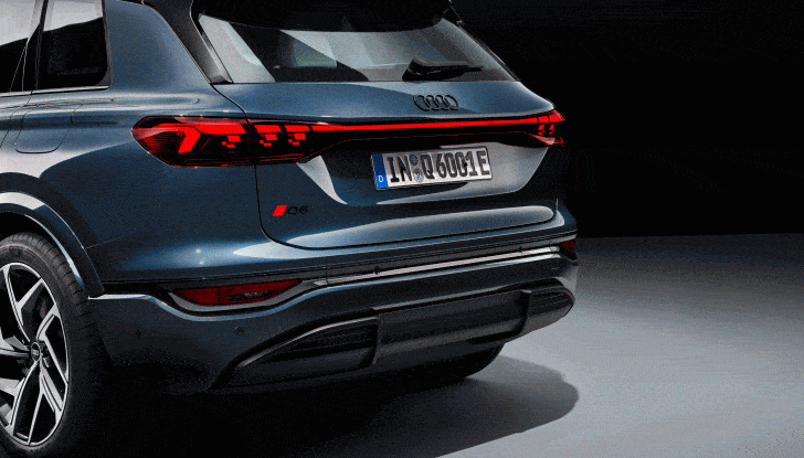 Audi Q6 e-tron: caratteristiche, design, abitacolo, autonomia, versioni e prezzi - Foto 112 di 134