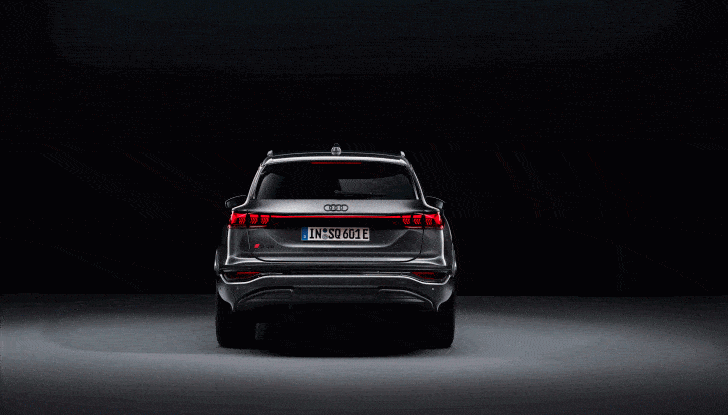 Audi Q6 e-tron: caratteristiche, design, abitacolo, autonomia, versioni e prezzi - Foto 113 di 134