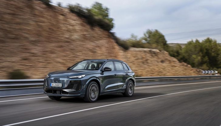 Audi Q6 e-tron: caratteristiche, design, abitacolo, autonomia, versioni e prezzi - Foto 41 di 134