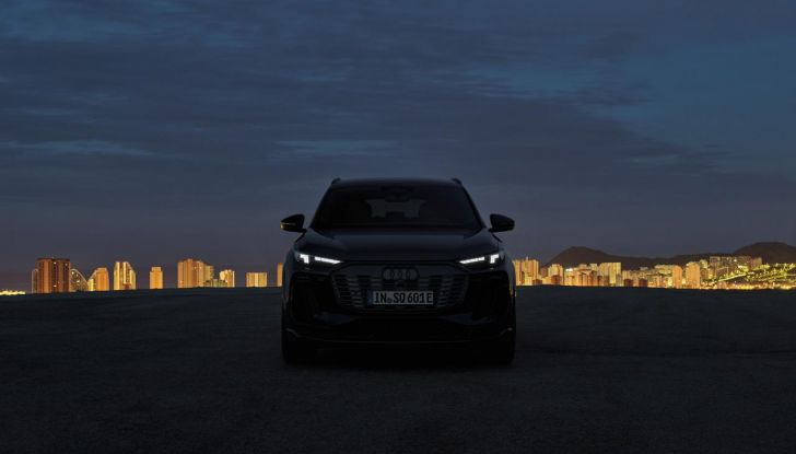 Audi Q6 e-tron: caratteristiche, design, abitacolo, autonomia, versioni e prezzi - Foto 92 di 134