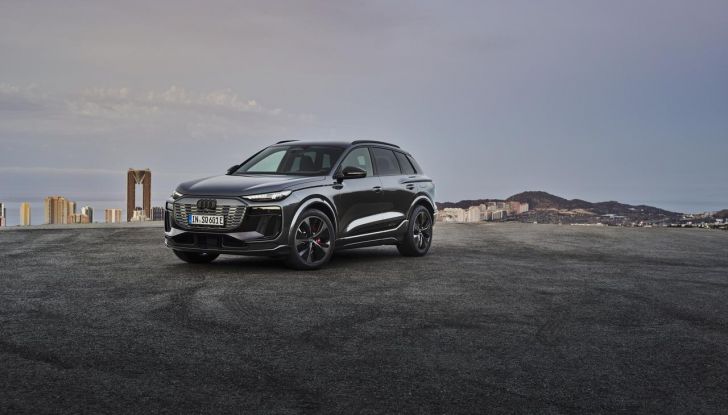 Audi Q6 e-tron: caratteristiche, design, abitacolo, autonomia, versioni e prezzi - Foto 98 di 134