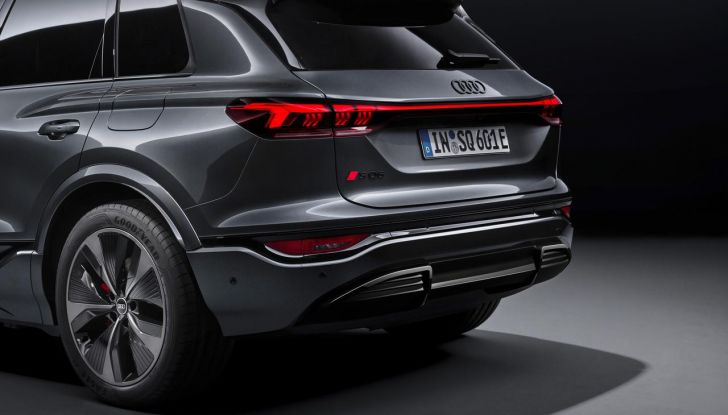 Audi Q6 e-tron: caratteristiche, design, abitacolo, autonomia, versioni e prezzi - Foto 69 di 134