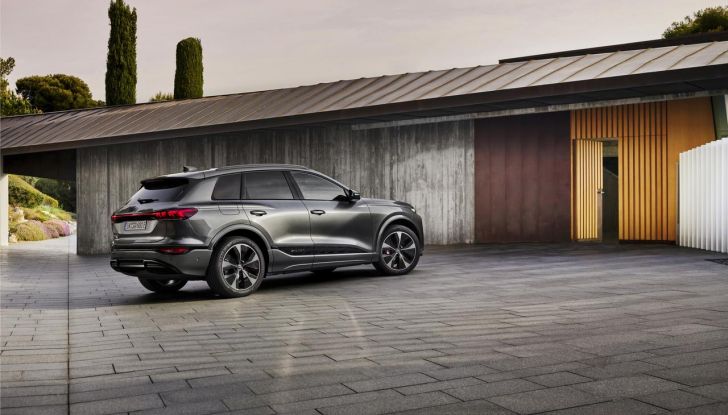 Audi Q6 e-tron: caratteristiche, design, abitacolo, autonomia, versioni e prezzi - Foto 82 di 134