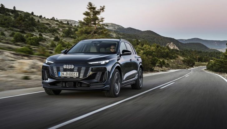 Audi Q6 e-tron: caratteristiche, design, abitacolo, autonomia, versioni e prezzi - Foto 42 di 134