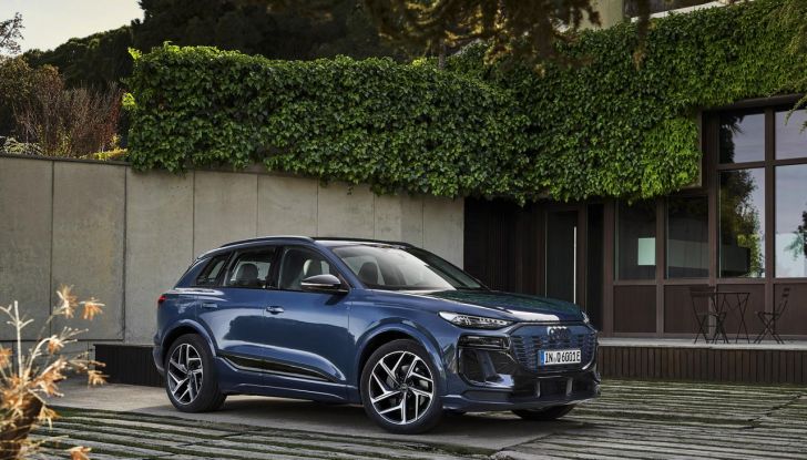 Audi Q6 e-tron: caratteristiche, design, abitacolo, autonomia, versioni e prezzi - Foto 23 di 134