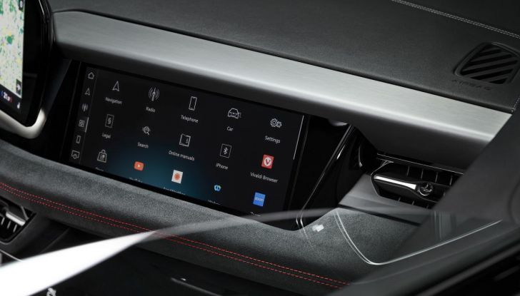 Audi Q6 e-tron: caratteristiche, design, abitacolo, autonomia, versioni e prezzi - Foto 134 di 134