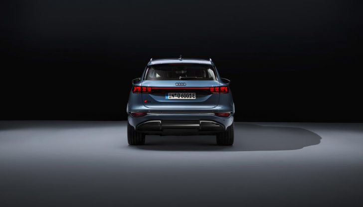 Audi Q6 e-tron: caratteristiche, design, abitacolo, autonomia, versioni e prezzi - Foto 52 di 134