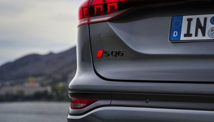 Audi Q6 e-tron: caratteristiche, design, abitacolo, autonomia, versioni e prezzi - Foto 87 di 134