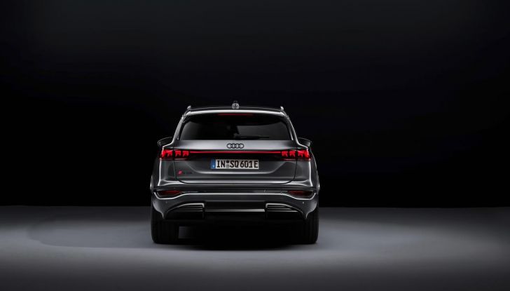 Audi Q6 e-tron: caratteristiche, design, abitacolo, autonomia, versioni e prezzi - Foto 64 di 134